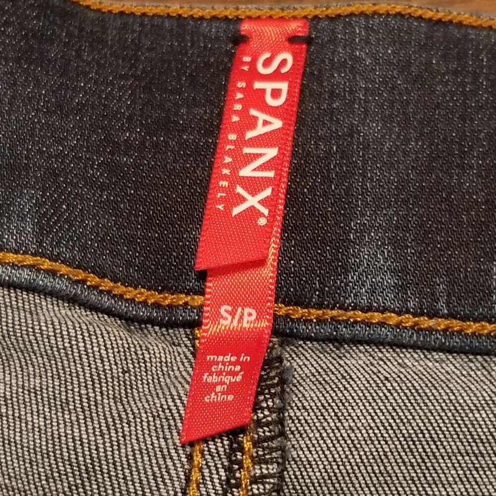 Spanx Flare Jeans Women's Size S Cropped Dipped Raw Hem Stretch (27x25.5) 20231R - Picture 5 of 7